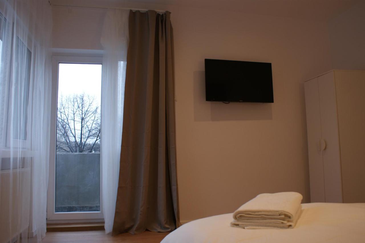 On The River Ultra Central Suites Bucureşti Exterior foto