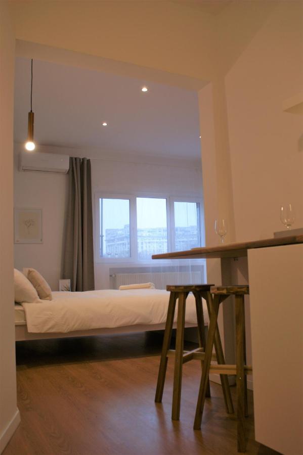 On The River Ultra Central Suites Bucureşti Exterior foto