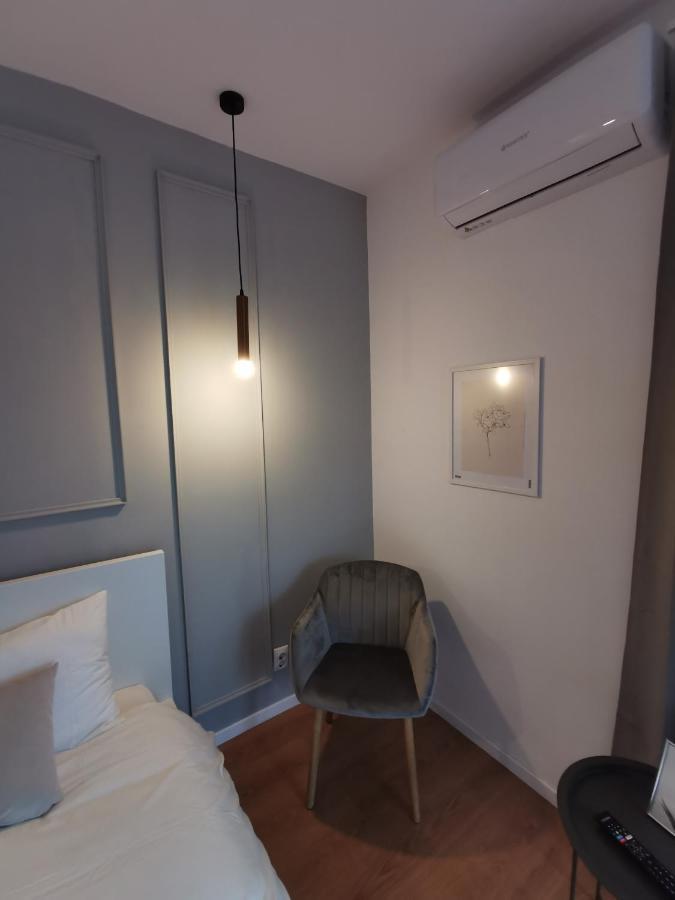 On The River Ultra Central Suites Bucureşti Exterior foto