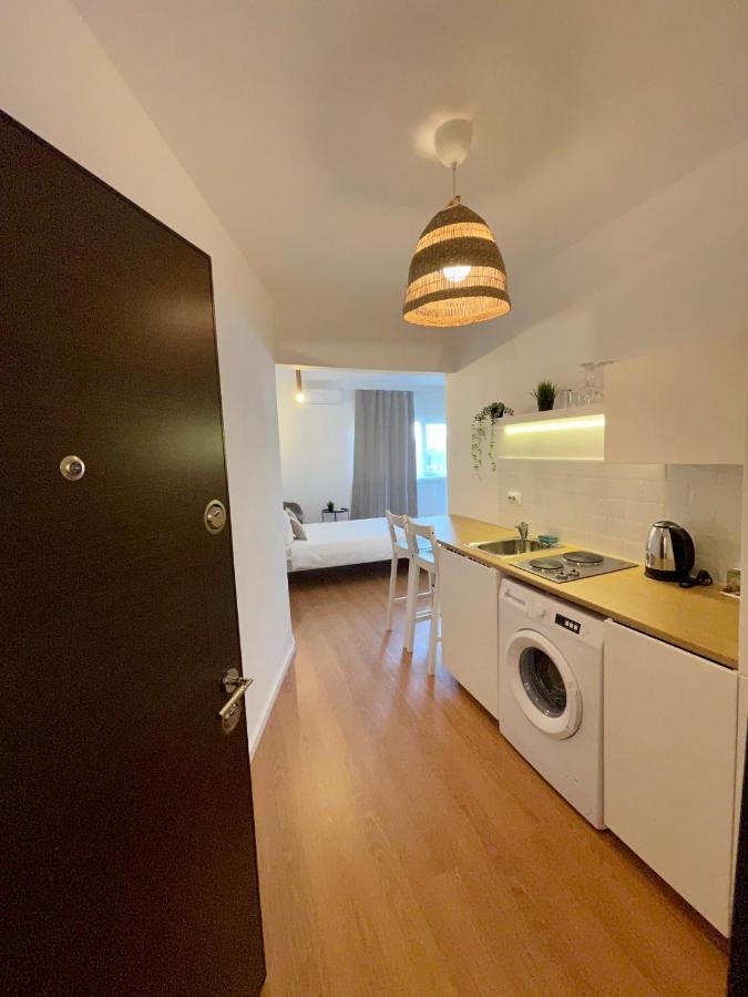 On The River Ultra Central Suites Bucureşti Exterior foto