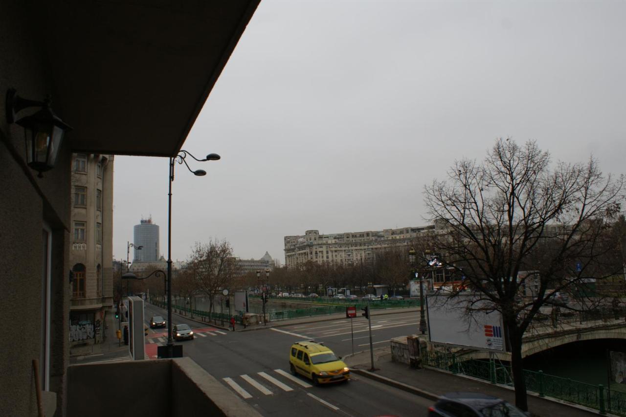 On The River Ultra Central Suites Bucureşti Exterior foto
